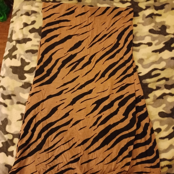 Mi In Dress - Picture 2 of 3